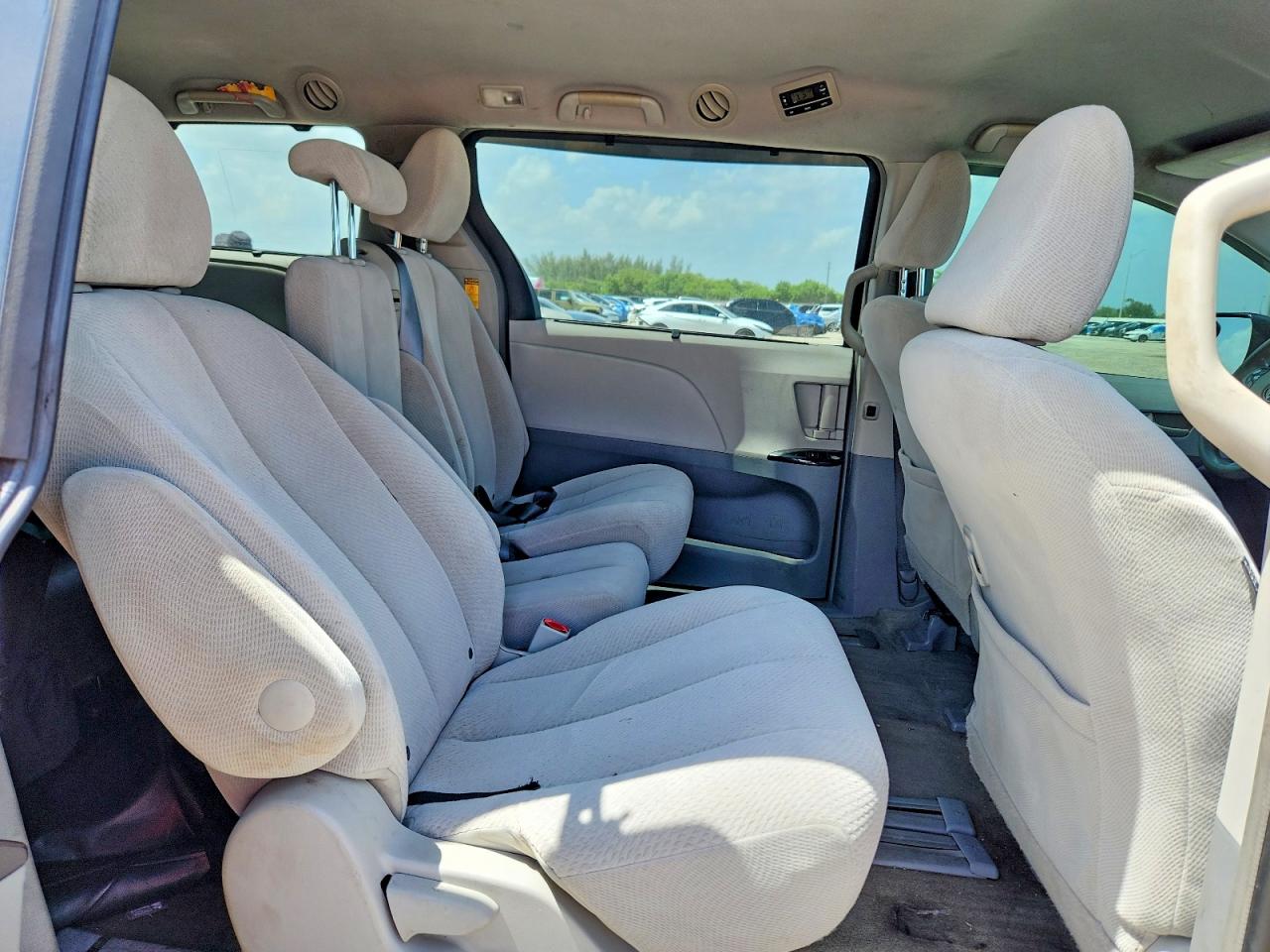 2014 TOYOTA SIENNA