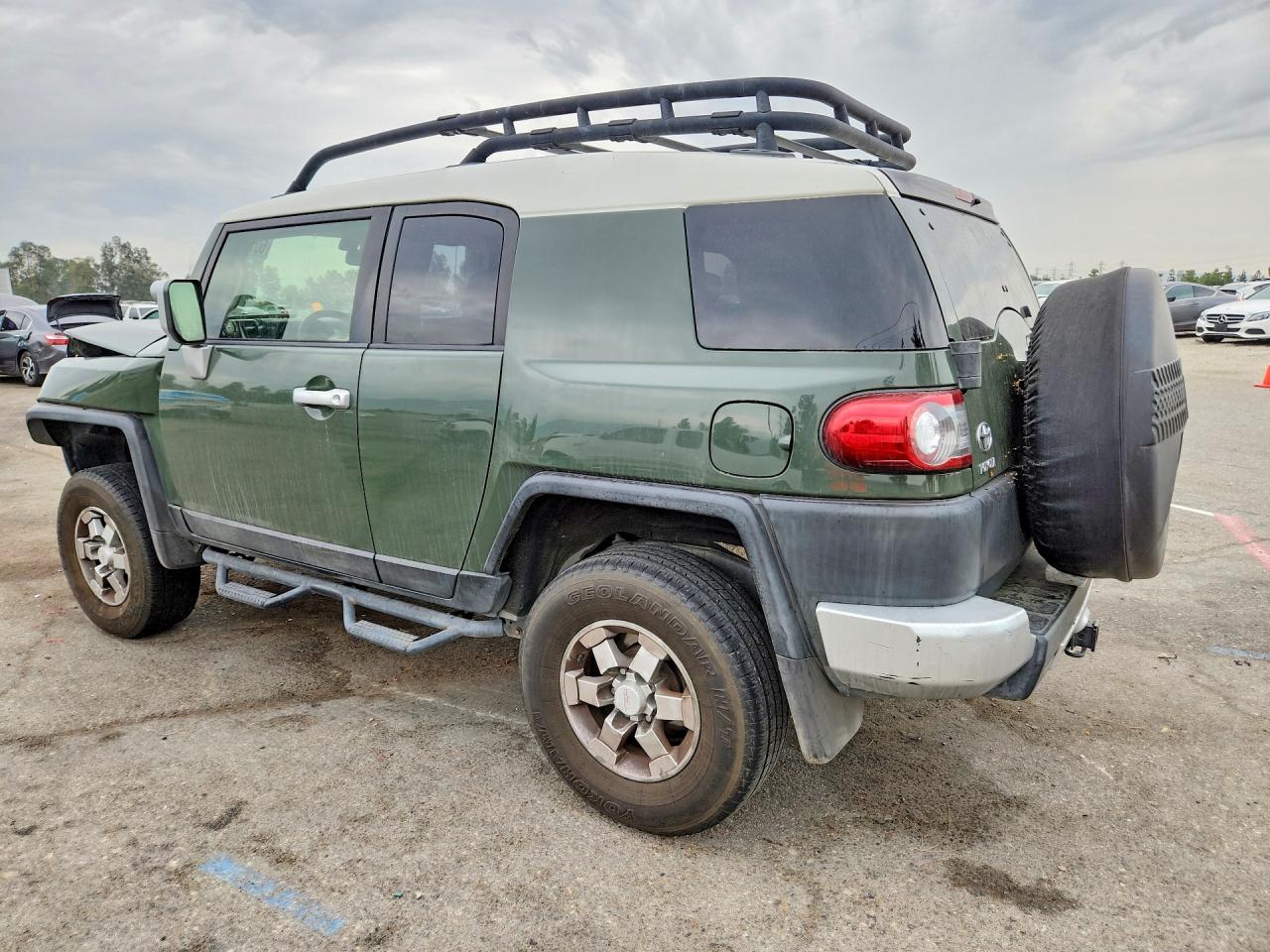 2012 TOYOTA FJ CRUISER