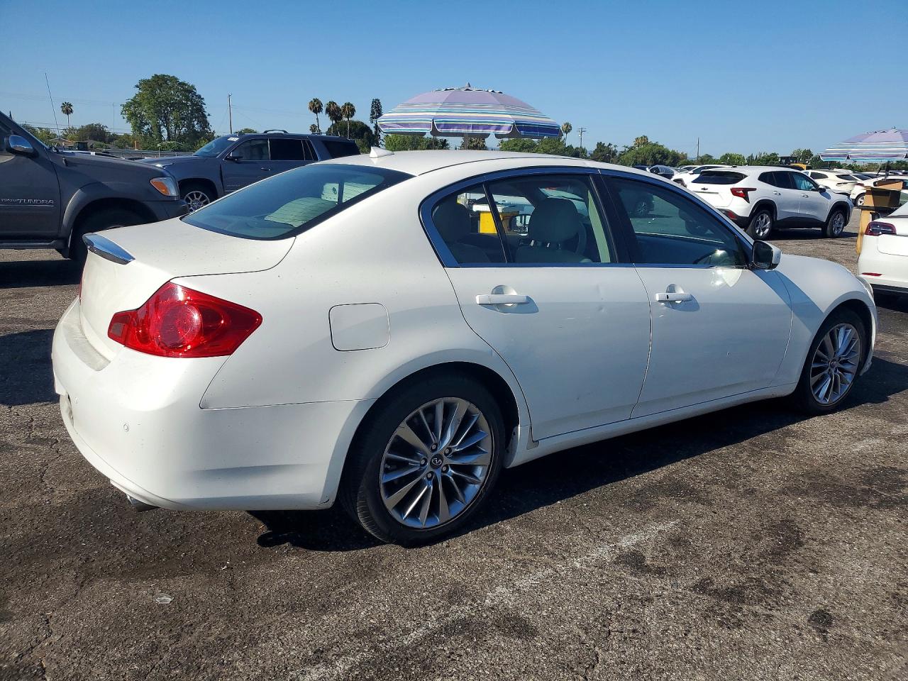 2013 INFINITI G37