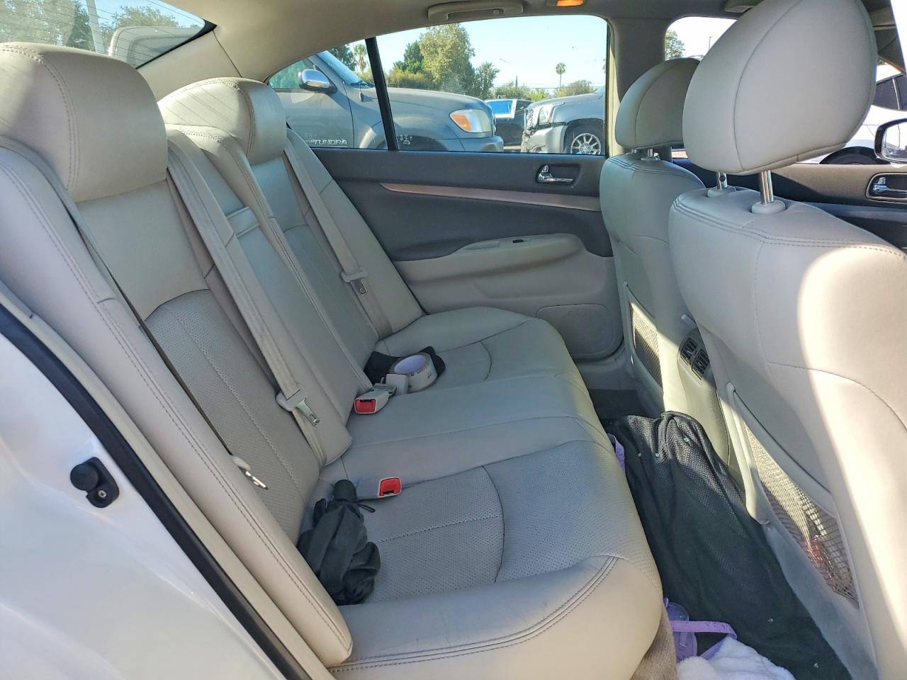 2013 INFINITI G37