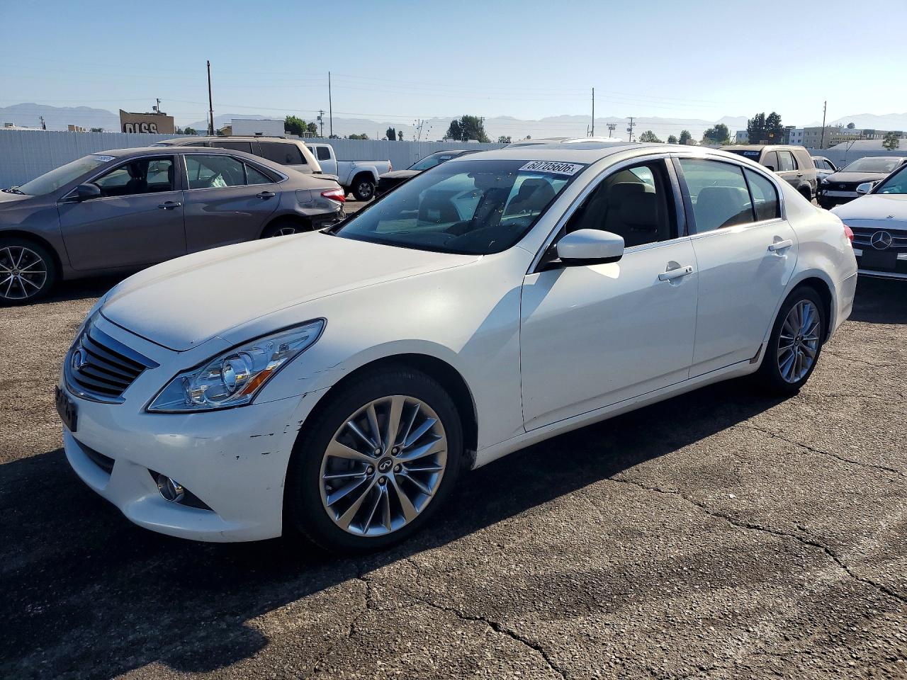 2013 INFINITI G37