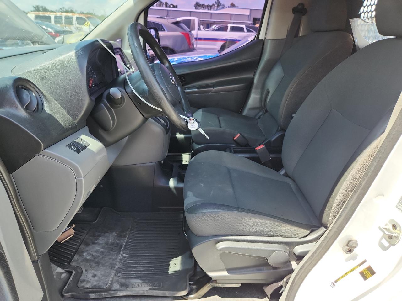 2015 NISSAN NV