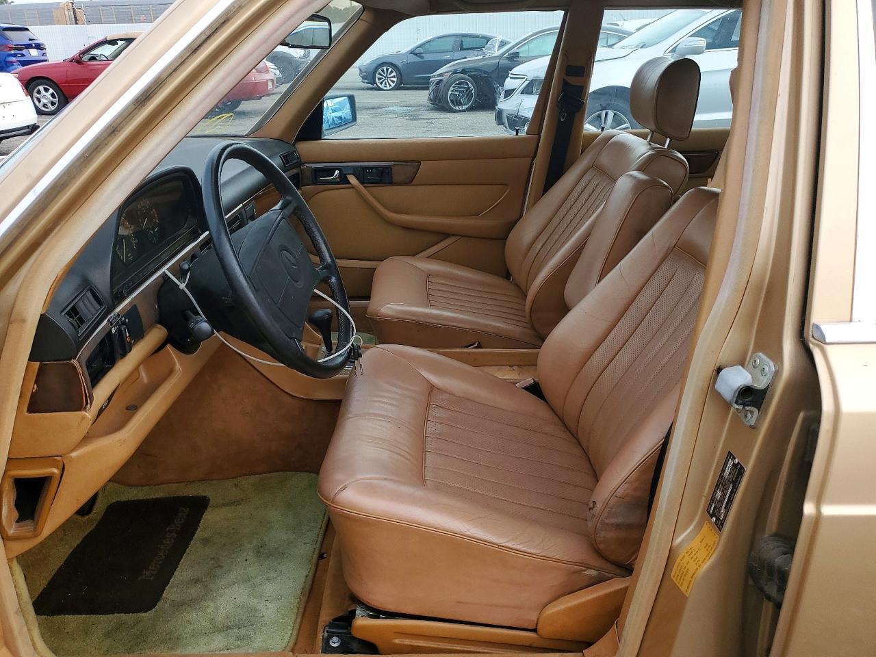 1986 MERCEDES-BENZ 560-CLASS
