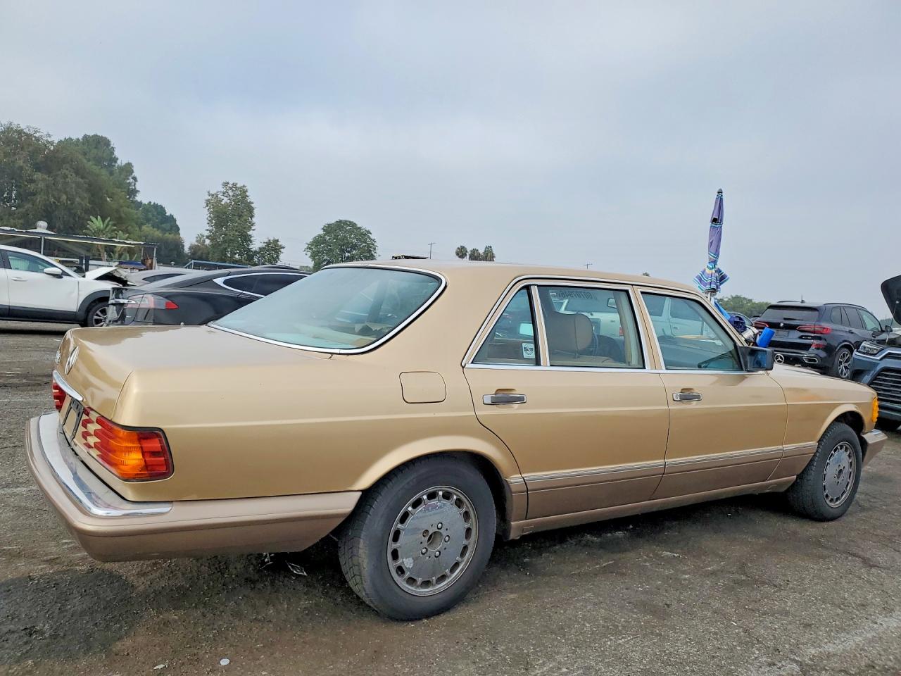 1986 MERCEDES-BENZ 560-CLASS