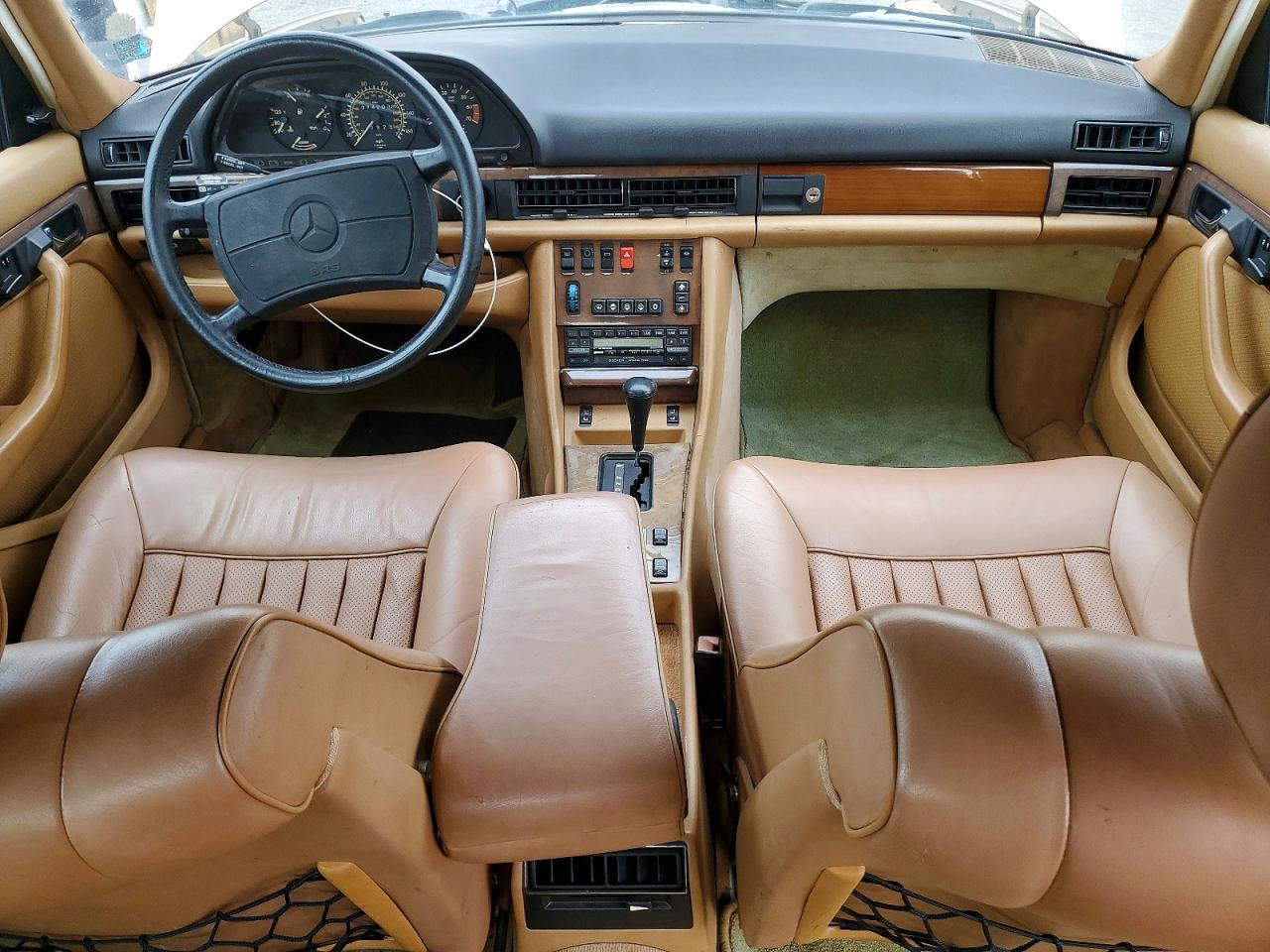 1986 MERCEDES-BENZ 560-CLASS