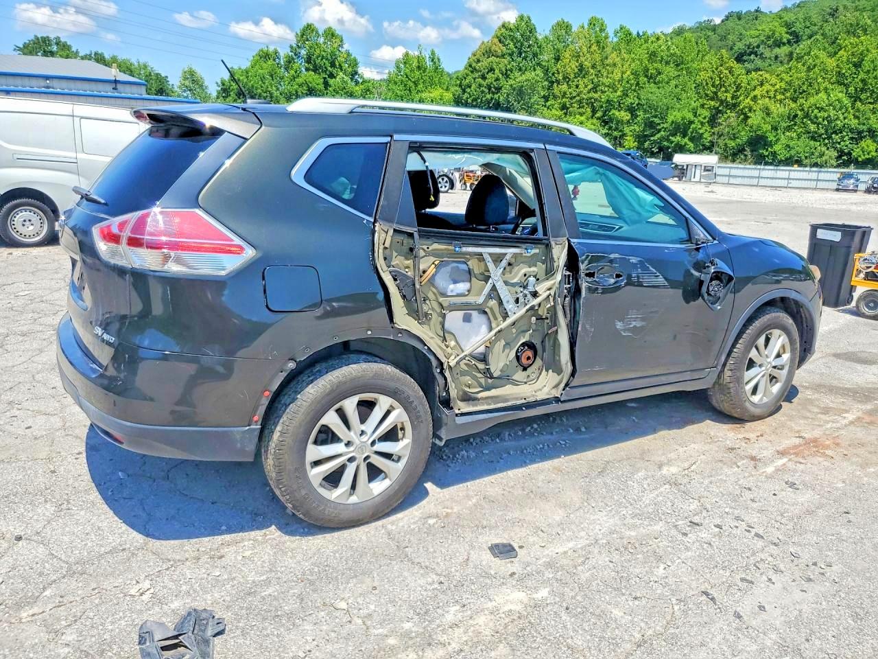 2016 NISSAN ROGUE