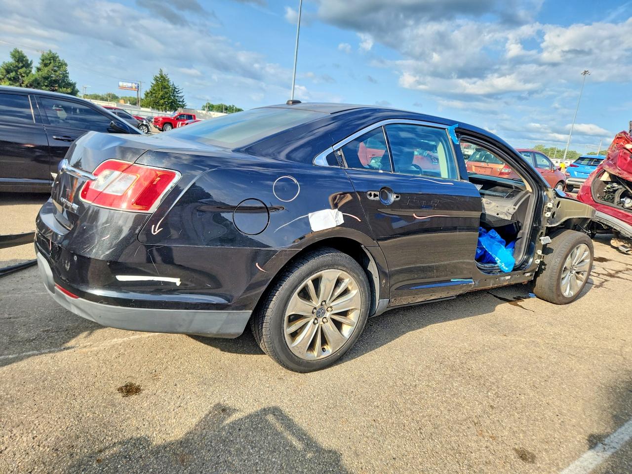 2010 FORD TAURUS
