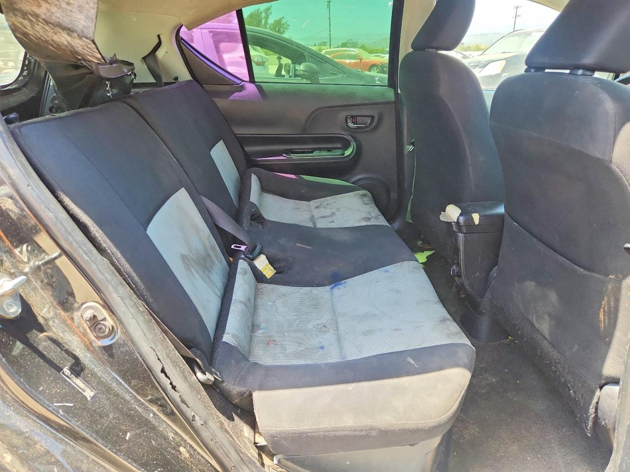2016 TOYOTA PRIUS