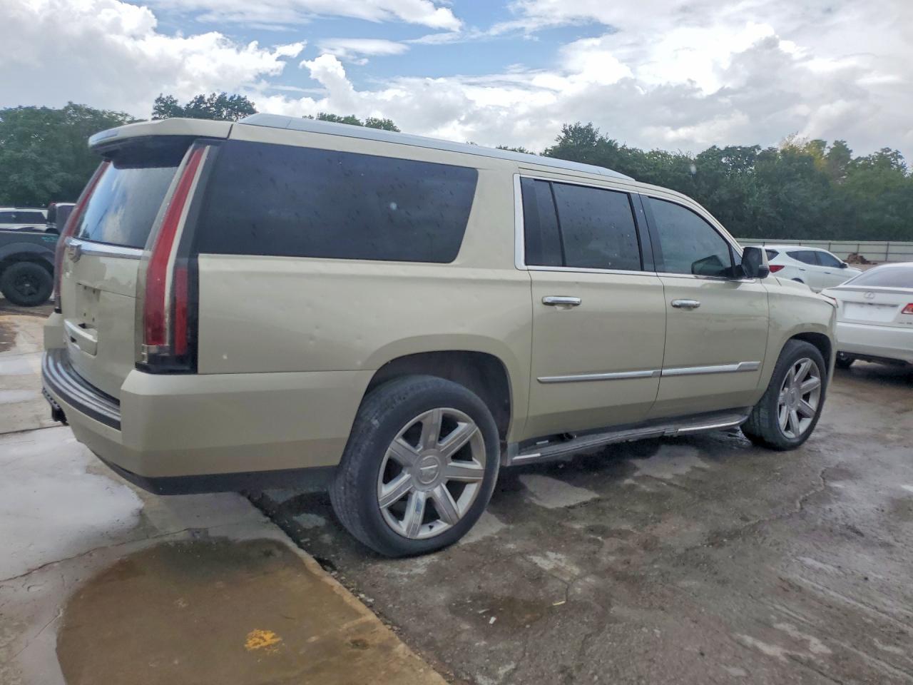 2016 CADILLAC ESCALADE