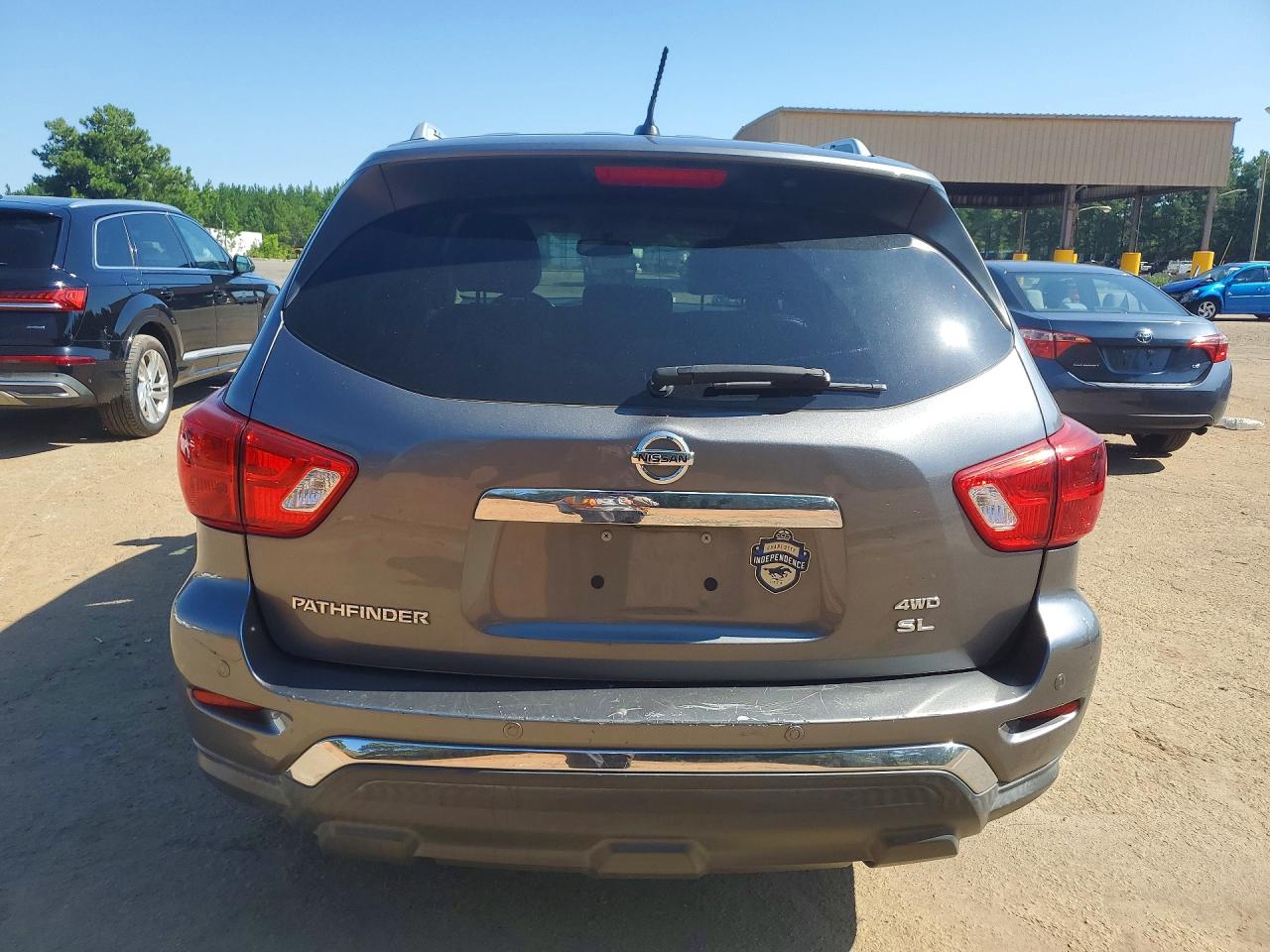 2017 NISSAN PATHFINDER