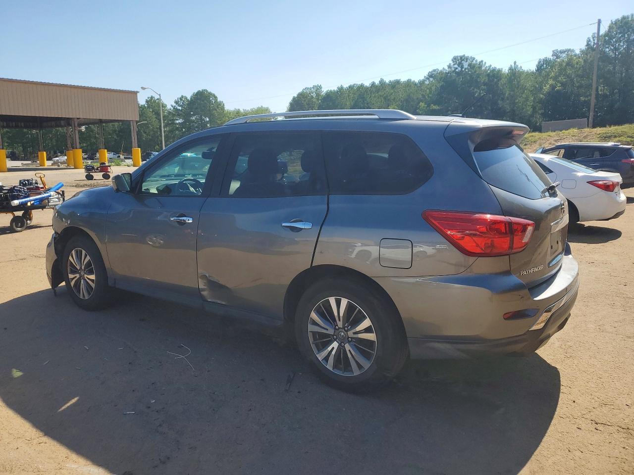 2017 NISSAN PATHFINDER