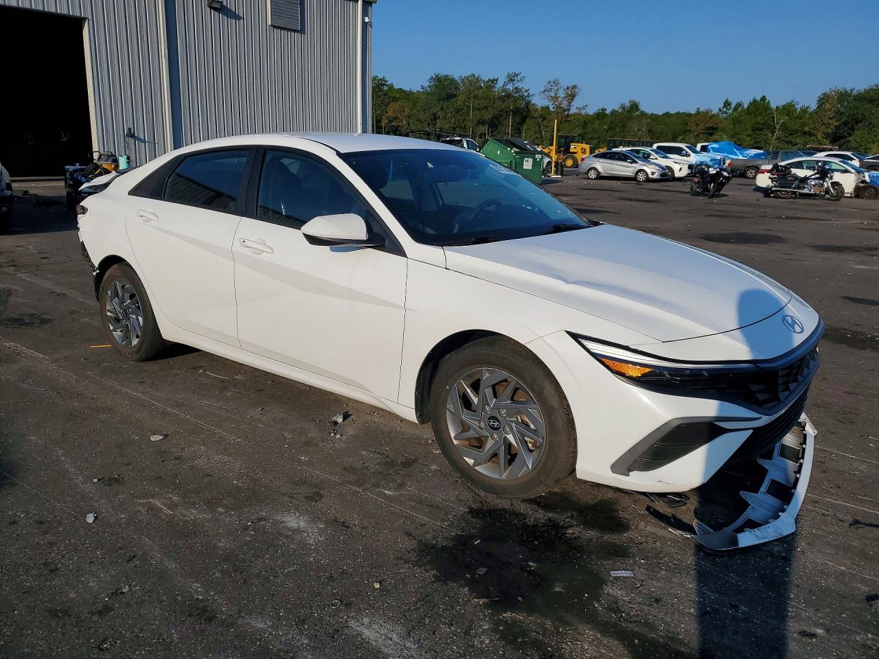2024 HYUNDAI ELANTRA
