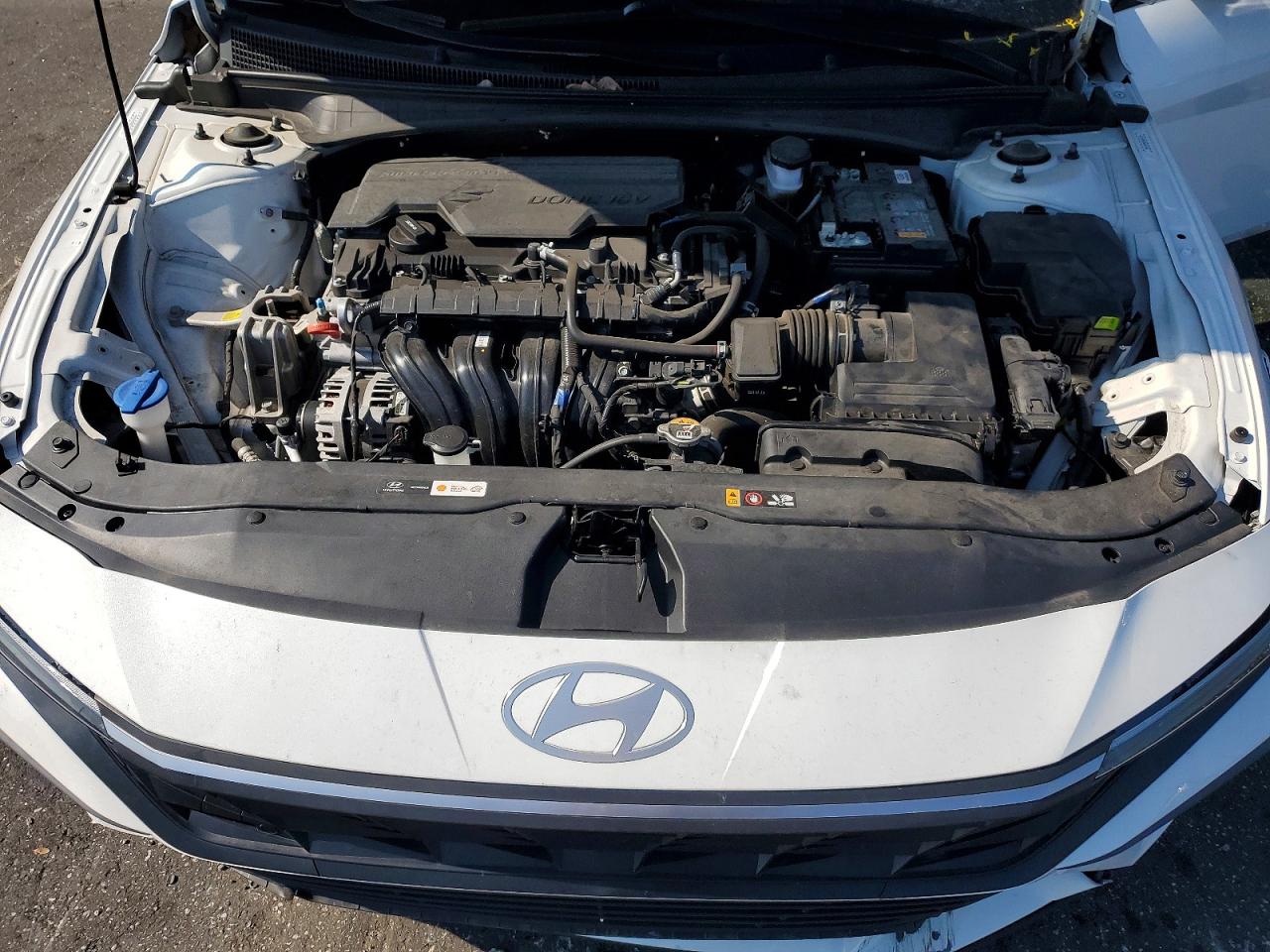 2024 HYUNDAI ELANTRA