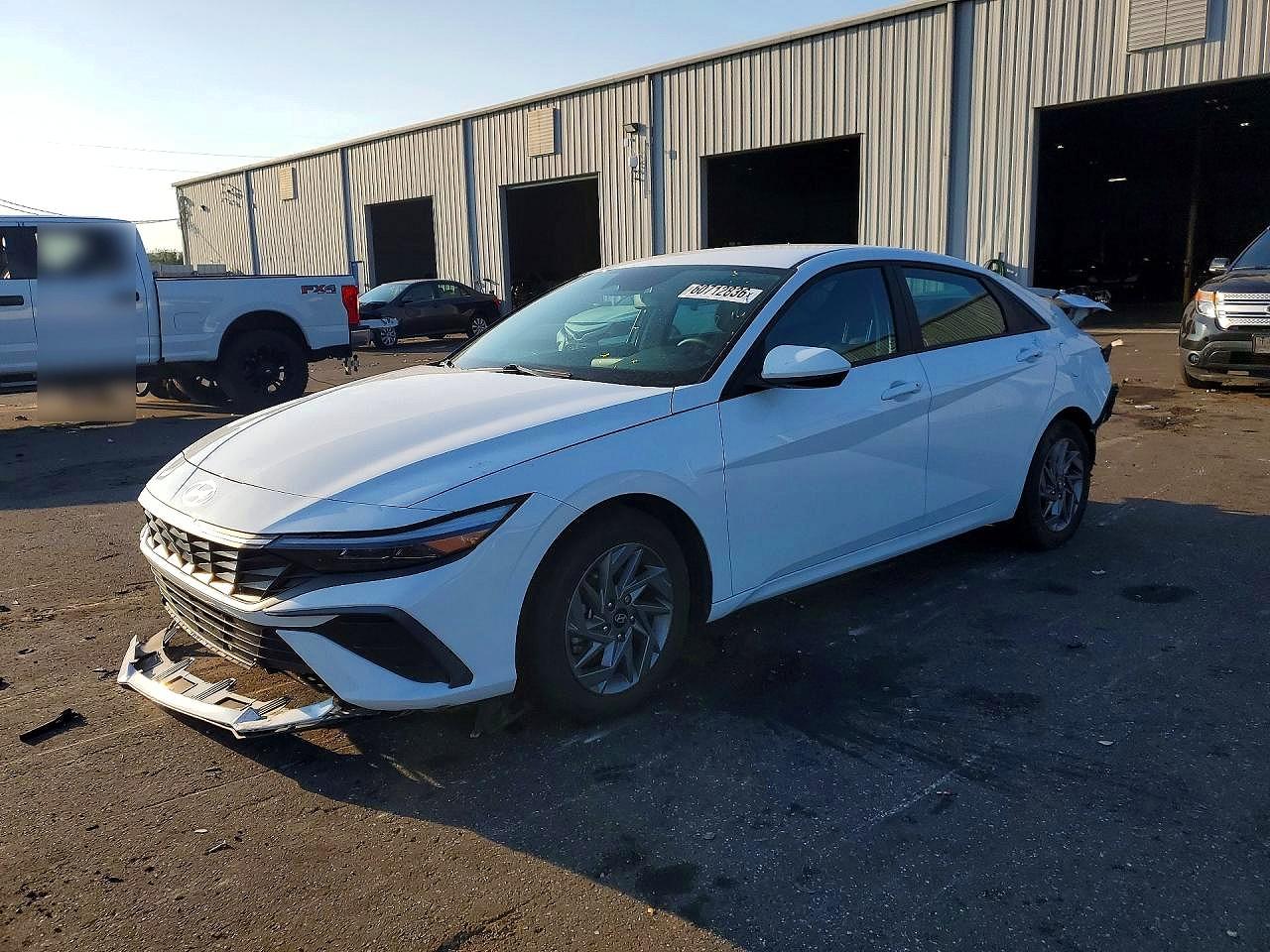 2024 HYUNDAI ELANTRA
