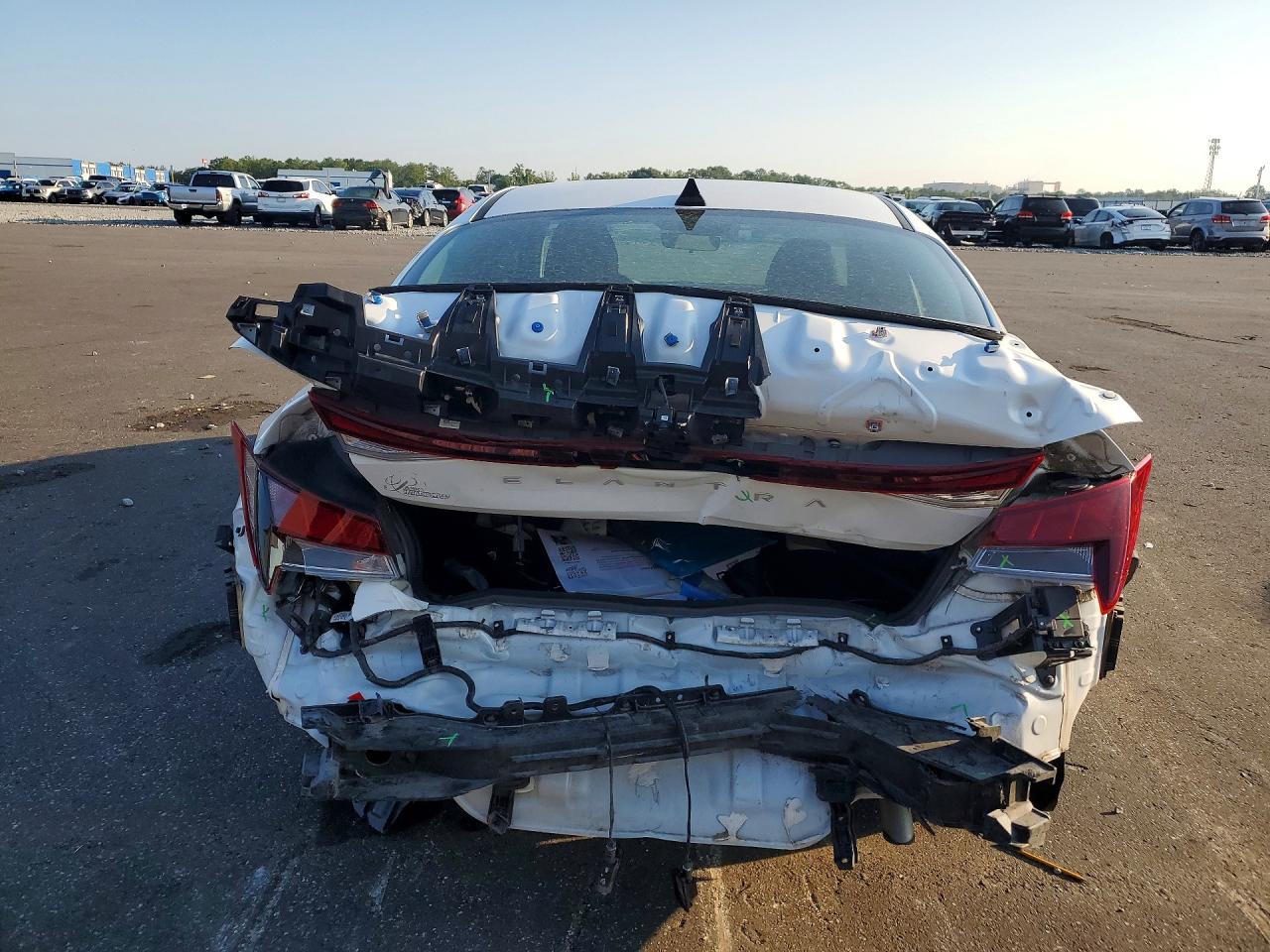 2024 HYUNDAI ELANTRA
