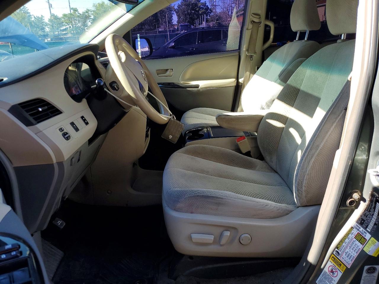 2014 TOYOTA SIENNA