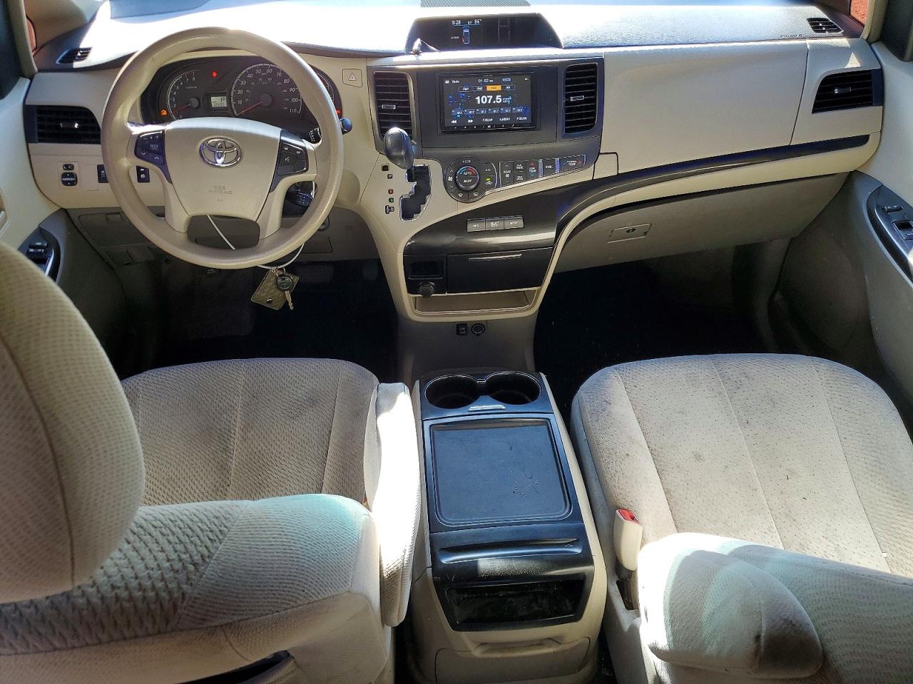 2014 TOYOTA SIENNA