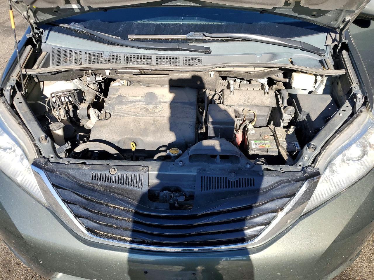 2014 TOYOTA SIENNA