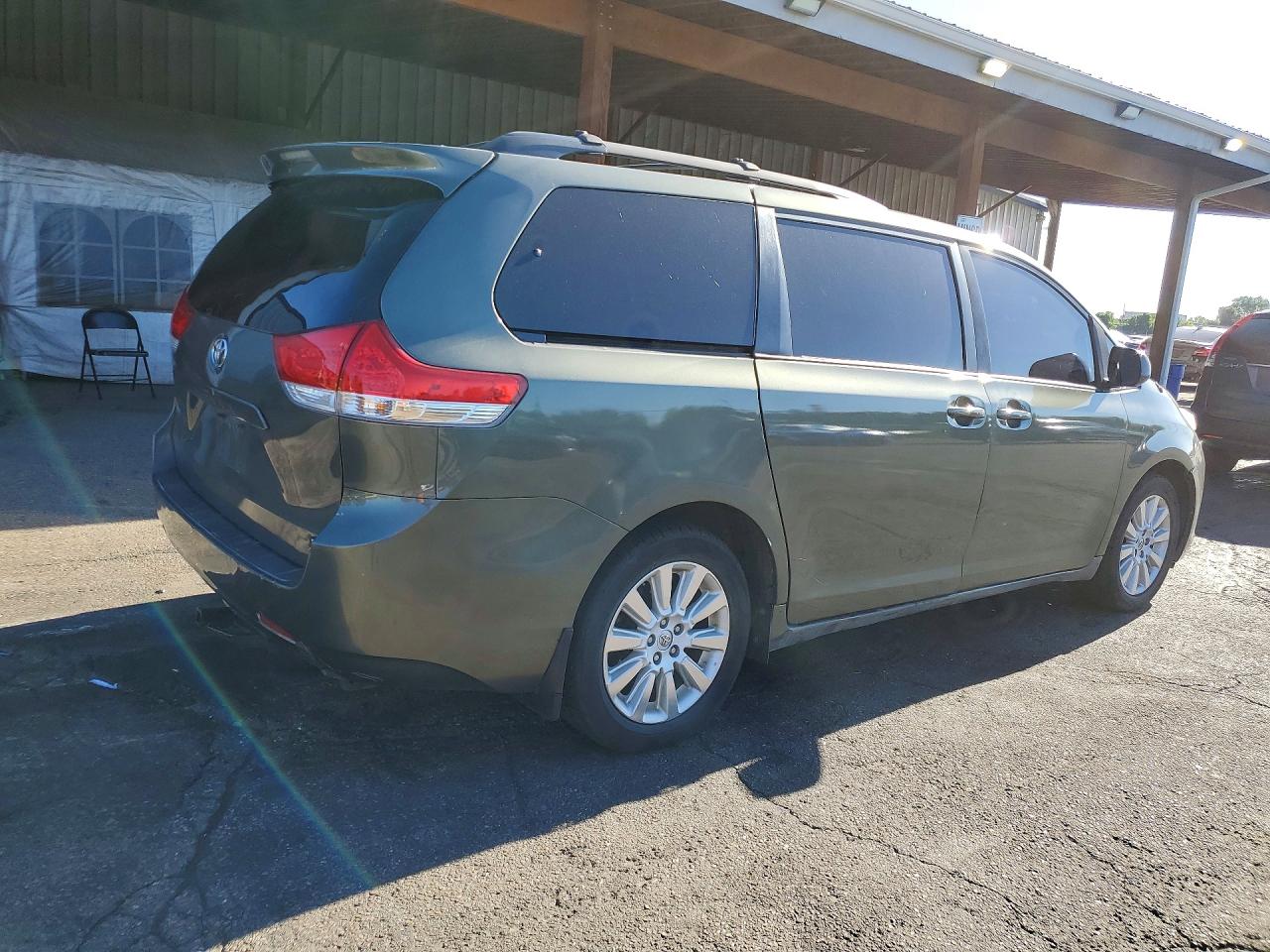 2014 TOYOTA SIENNA