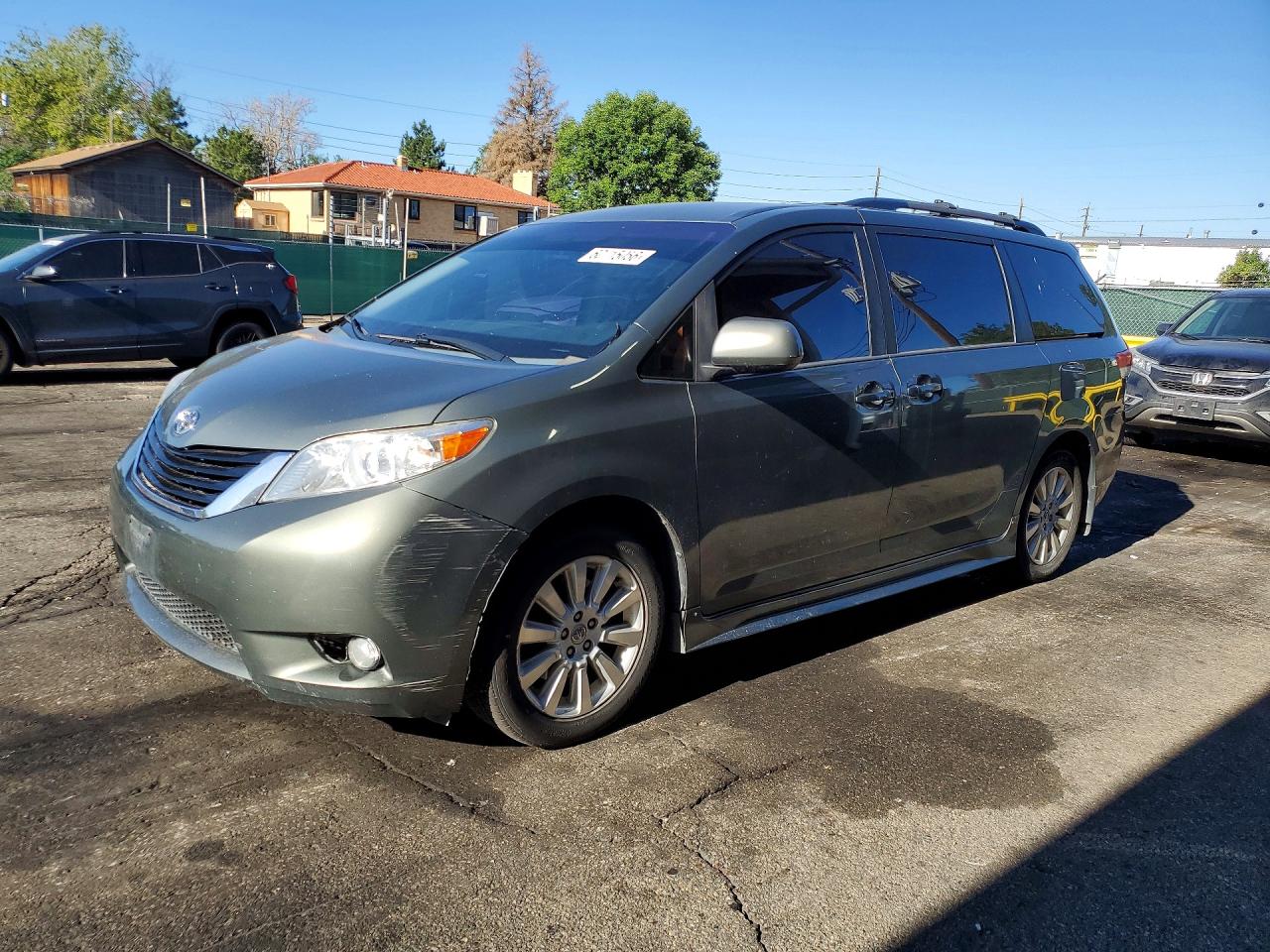 2014 TOYOTA SIENNA