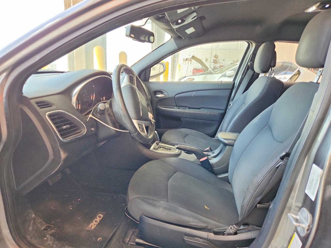 2013 CHRYSLER 200