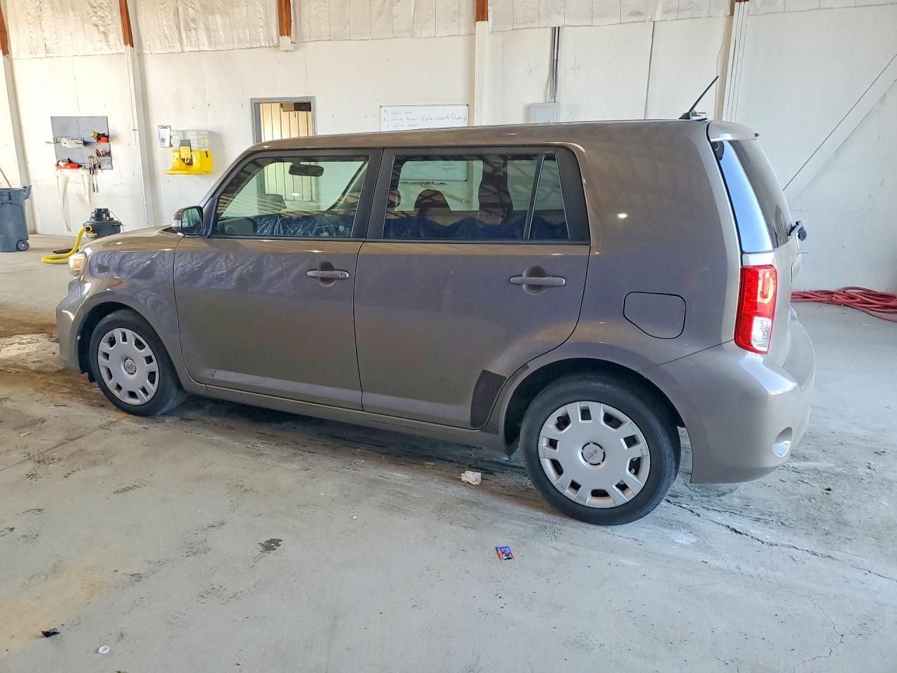 2011 TOYOTA SCION