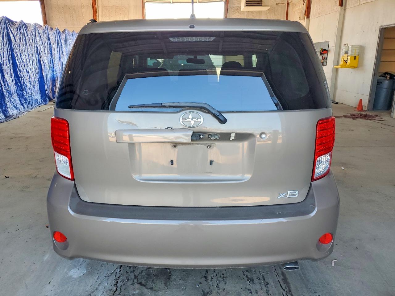 2011 TOYOTA SCION