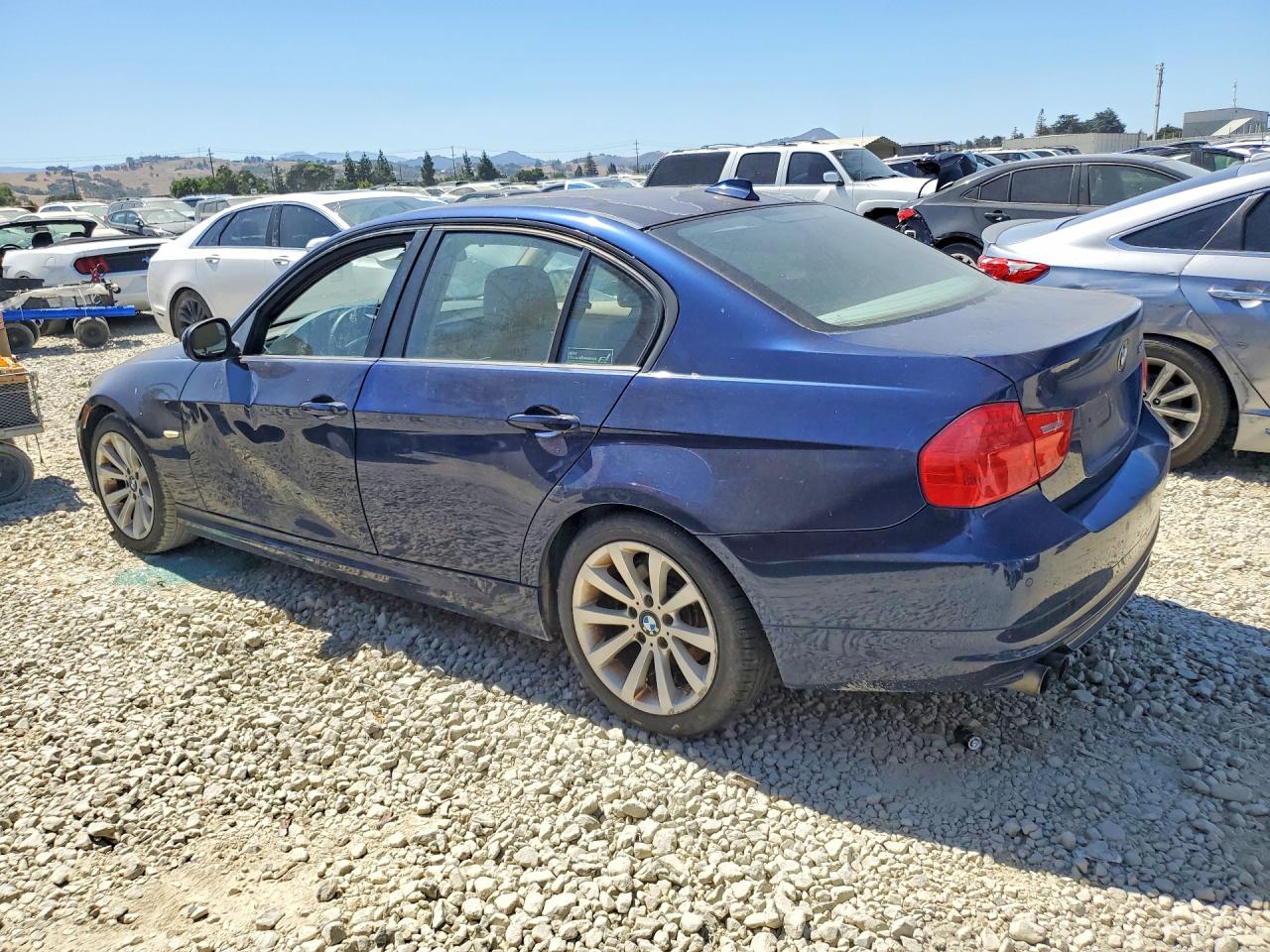 2011 BMW 3 SERIES