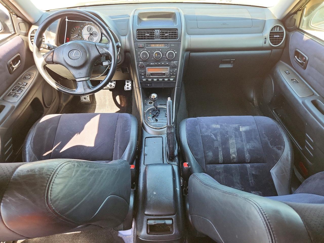 2001 LEXUS IS
