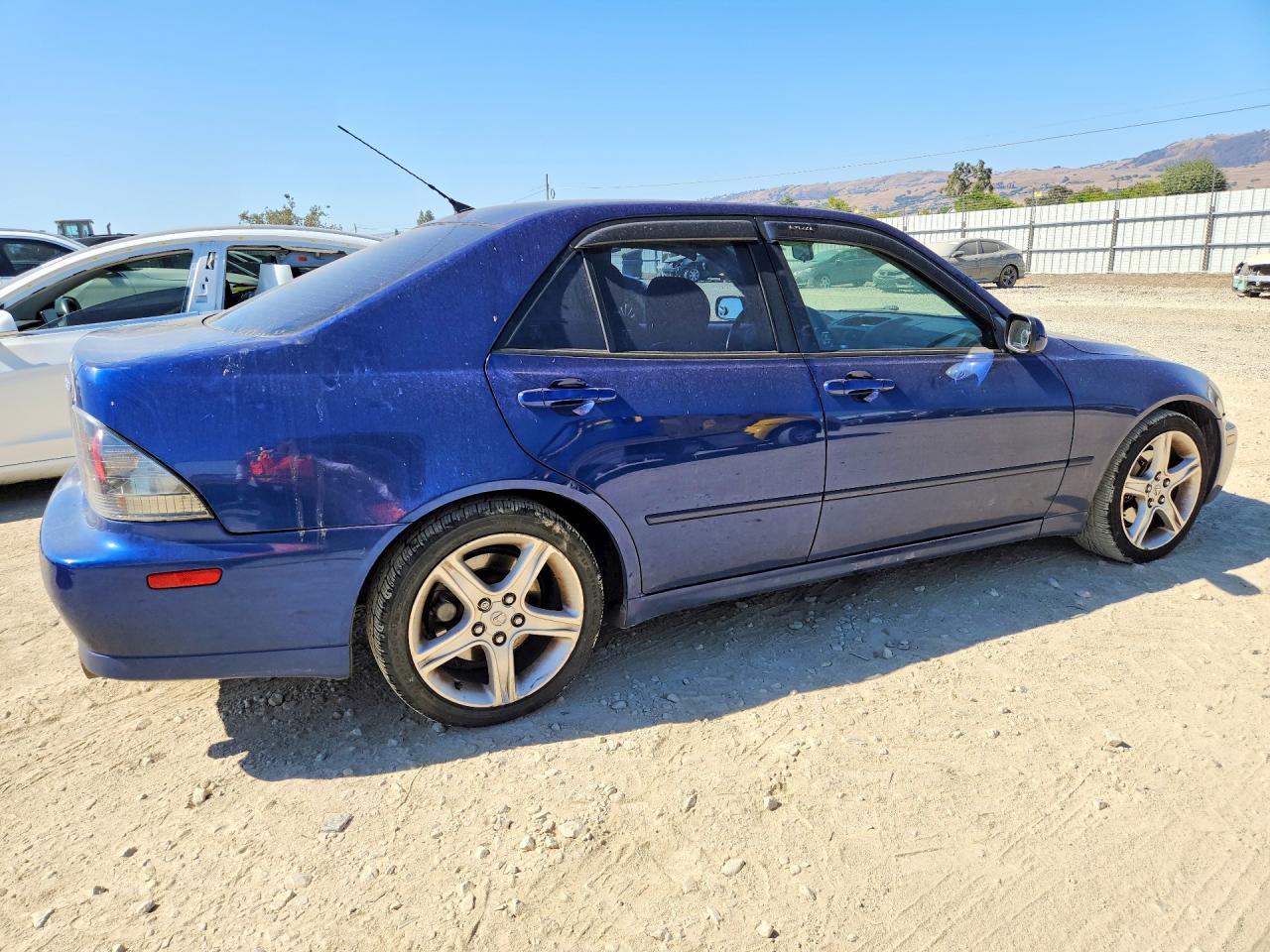 2001 LEXUS IS