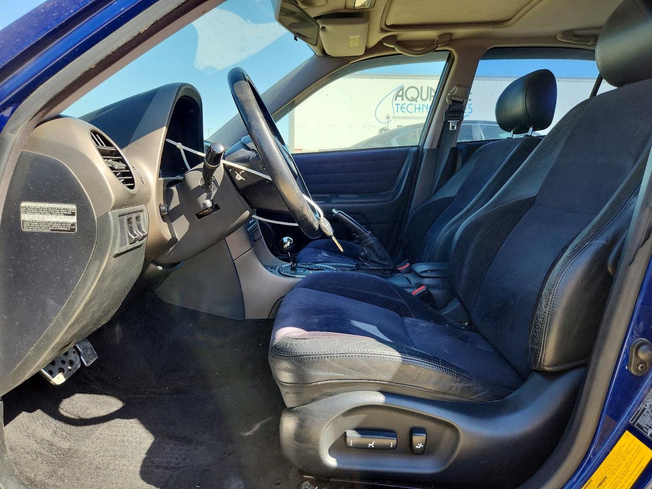 2001 LEXUS IS
