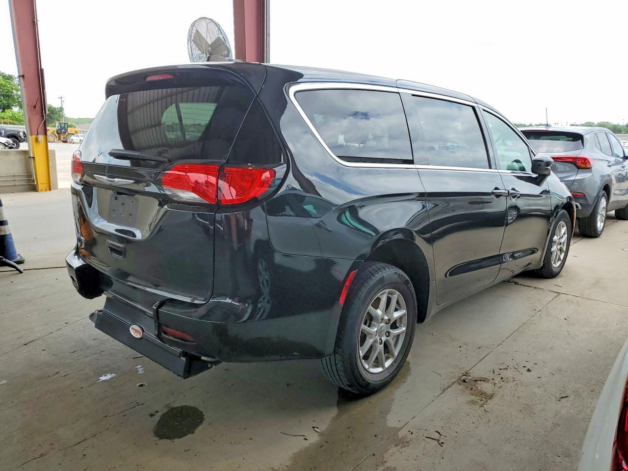 2023 CHRYSLER MINIVAN