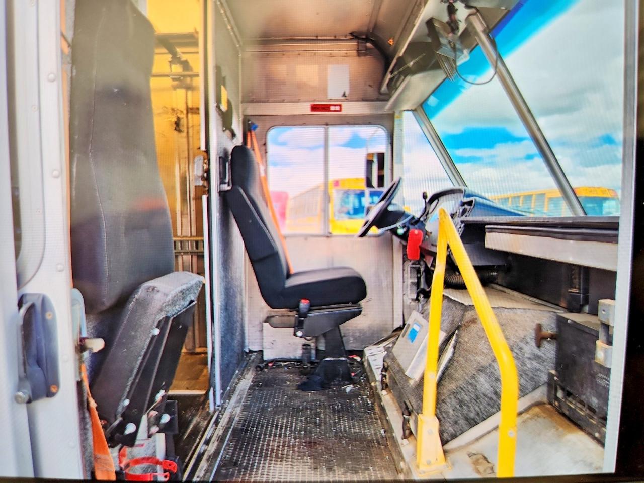 2010 FORD ECONOLINE