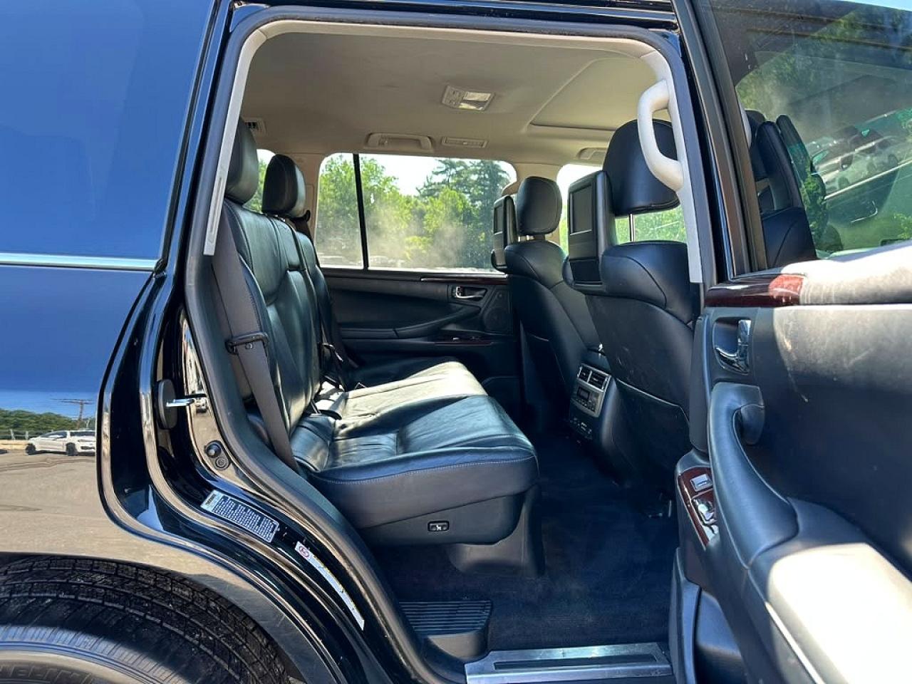 2015 LEXUS LX570