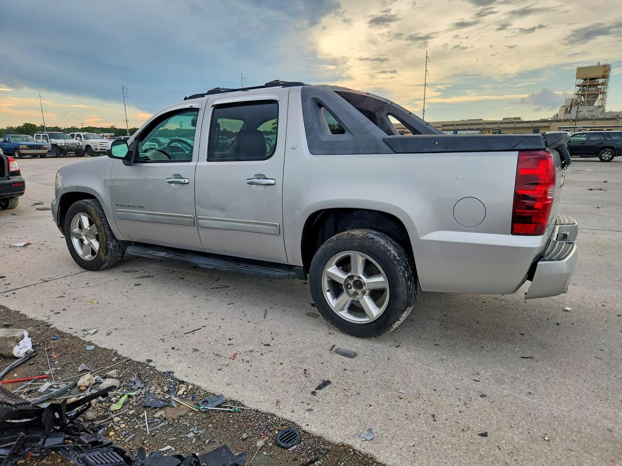2011 CHEVROLET AVALANCHE