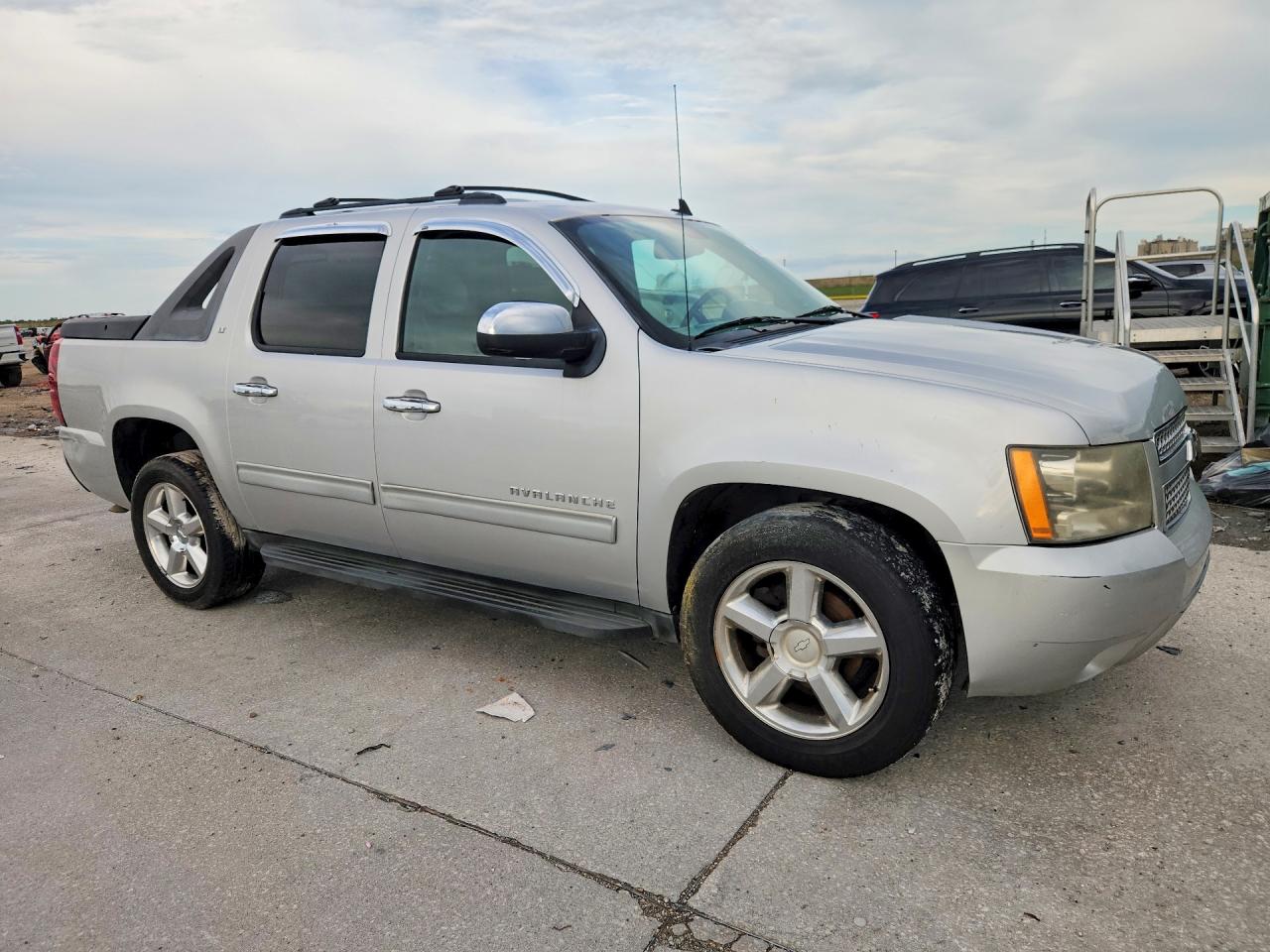 2011 CHEVROLET AVALANCHE
