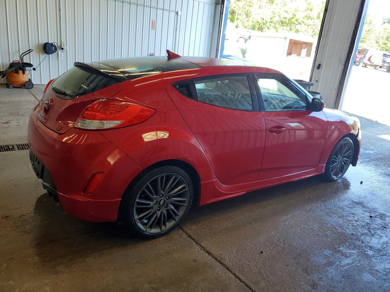 2013 HYUNDAI VELOSTER R