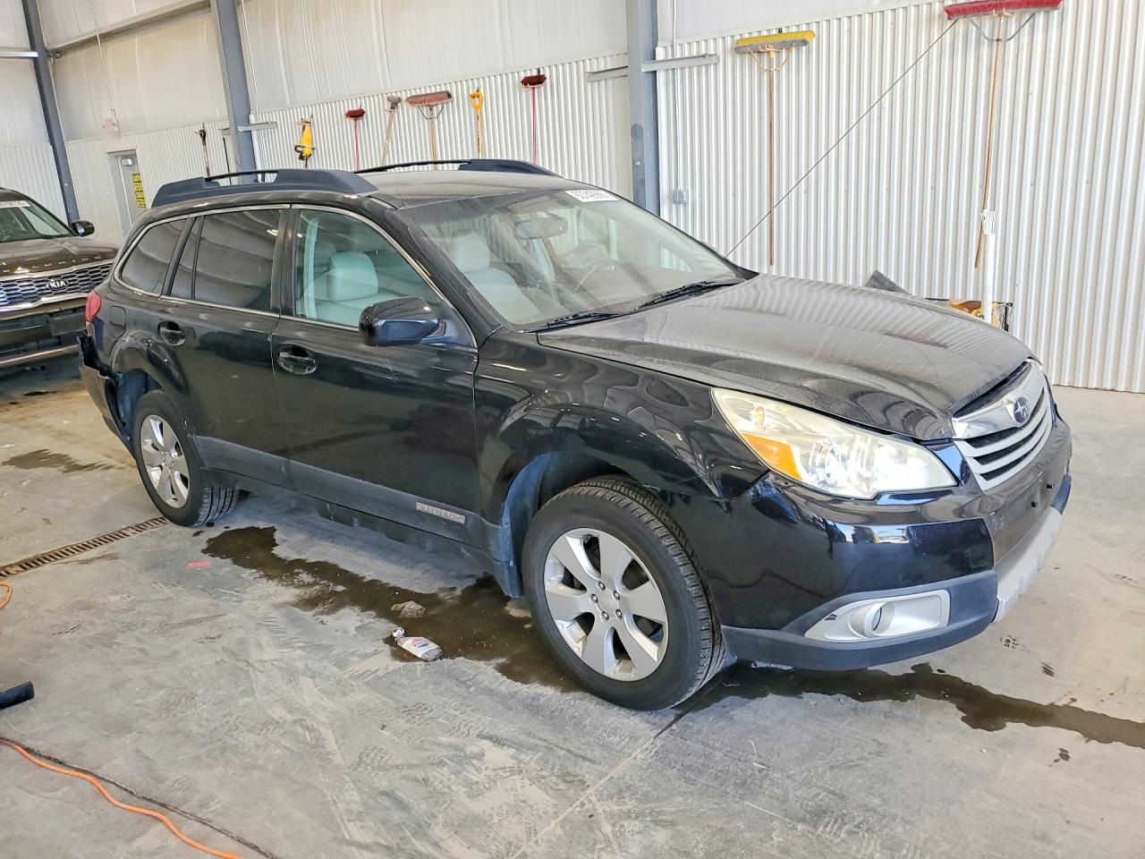 2011 SUBARU OUTBACK
