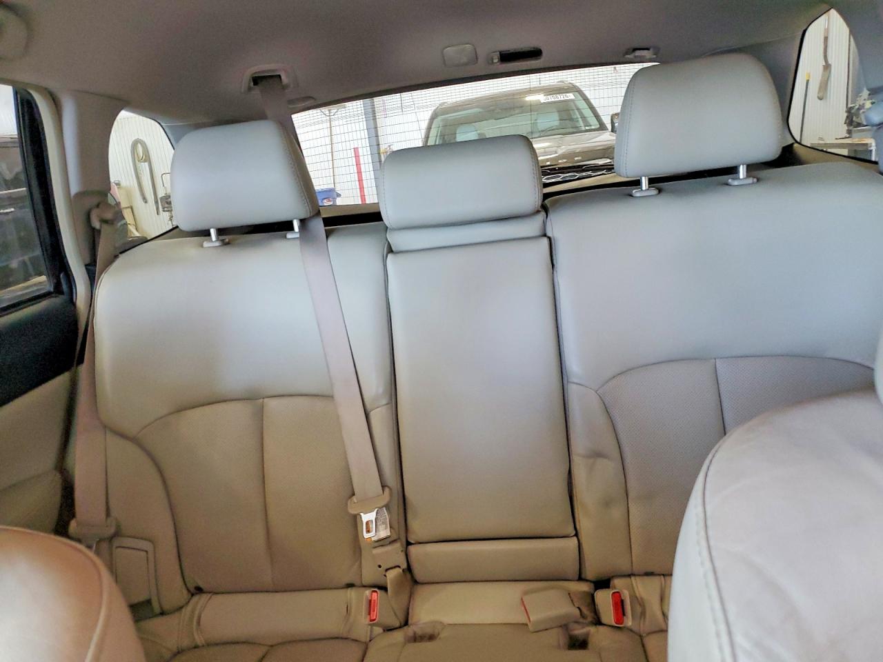 2011 SUBARU OUTBACK