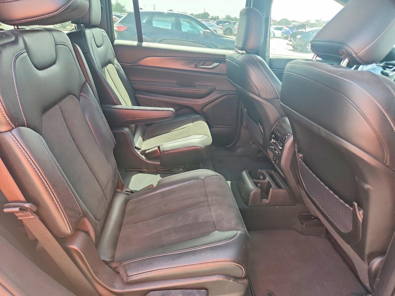 2023 JEEP CHEROKEE