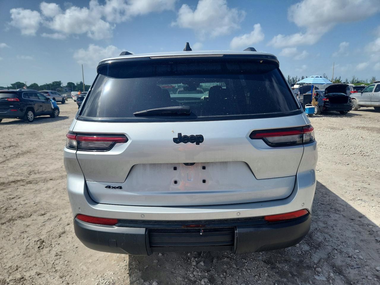 2023 JEEP CHEROKEE