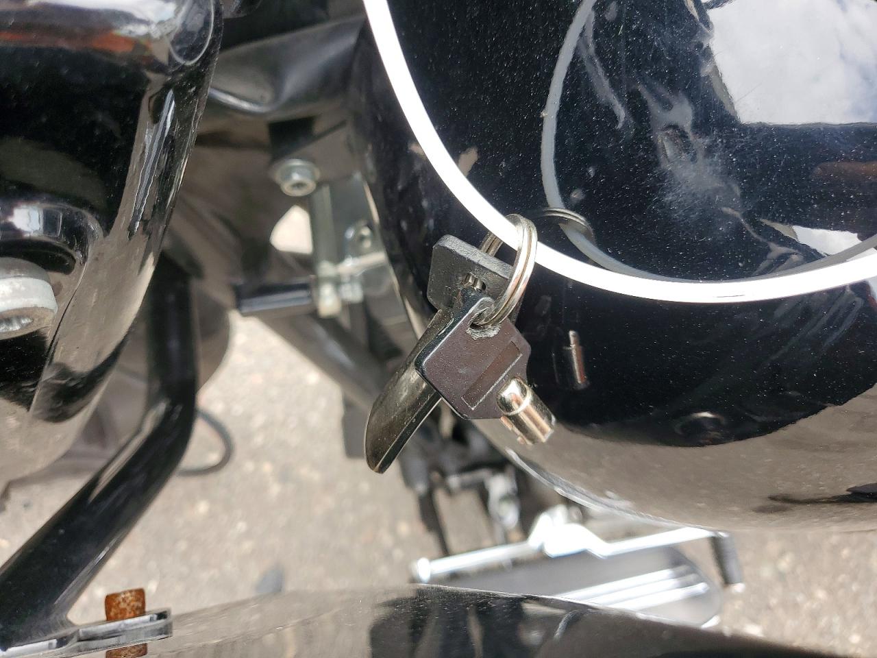 2012 HARLEY-DAVIDSON FL