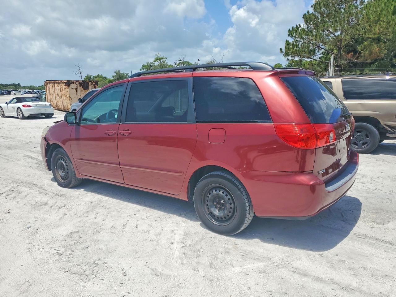 2010 TOYOTA SIENNA