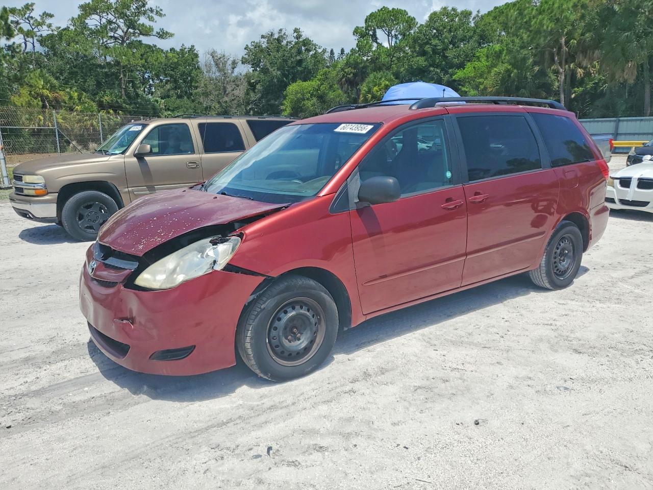 2010 TOYOTA SIENNA