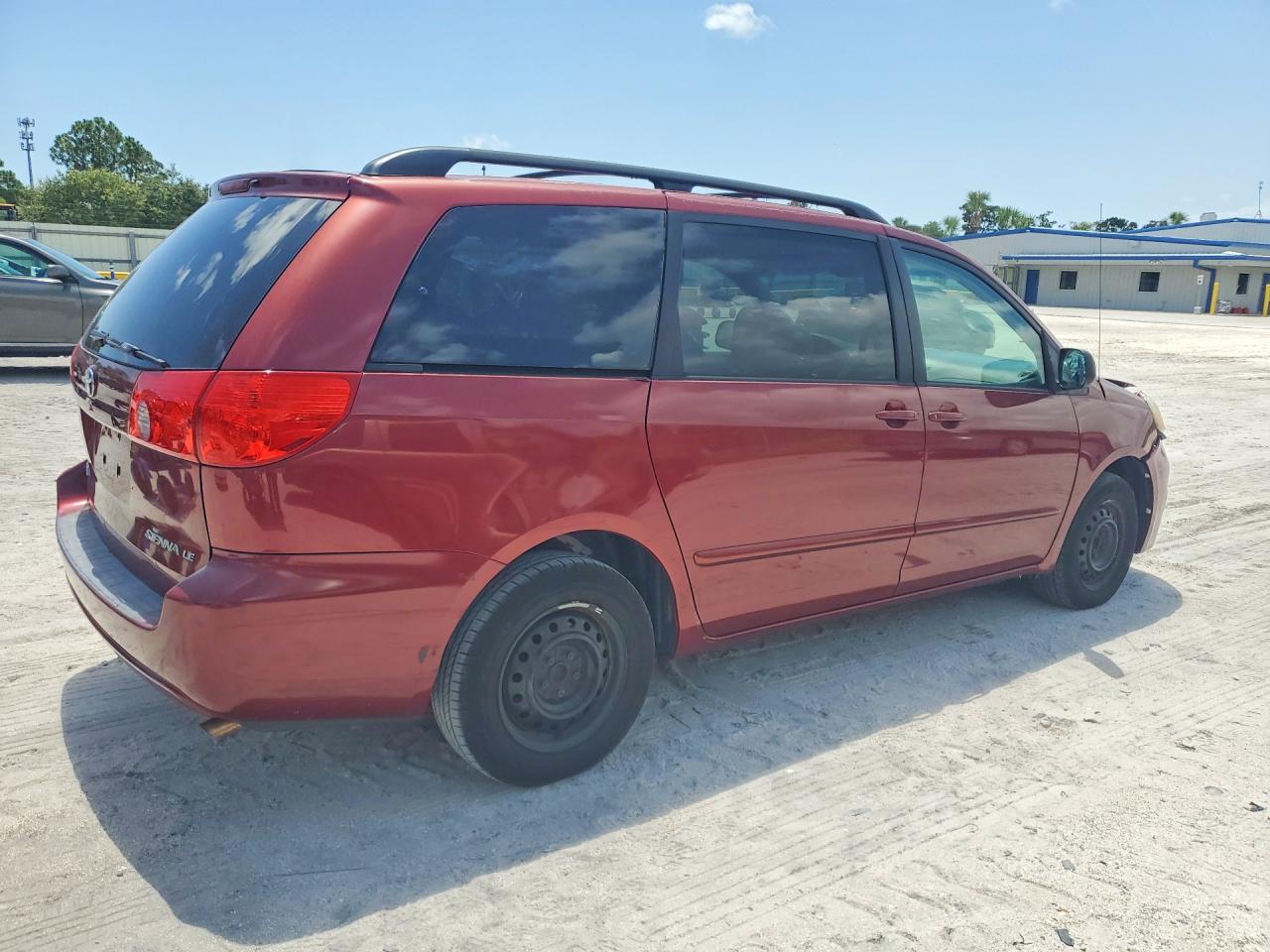 2010 TOYOTA SIENNA