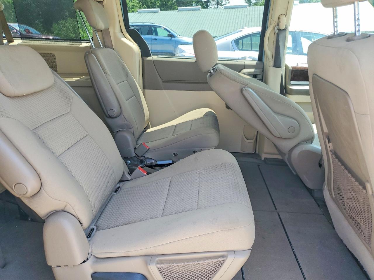 2010 CHRYSLER MINIVAN