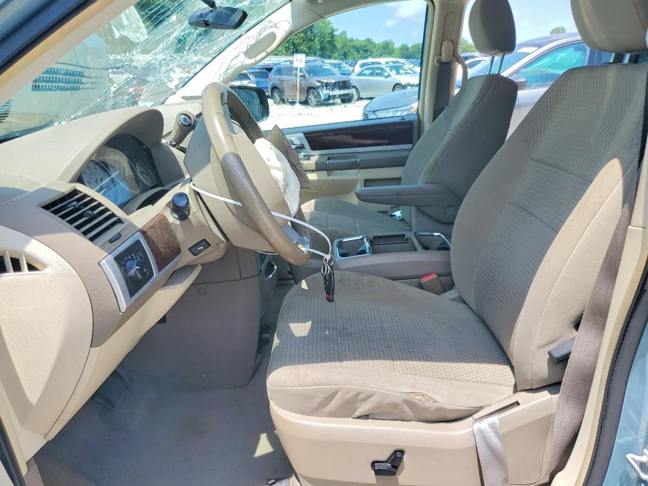2010 CHRYSLER MINIVAN