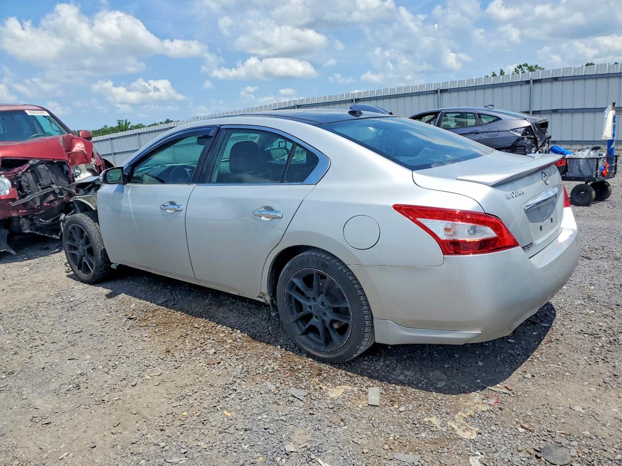 2011 NISSAN MAXIMA