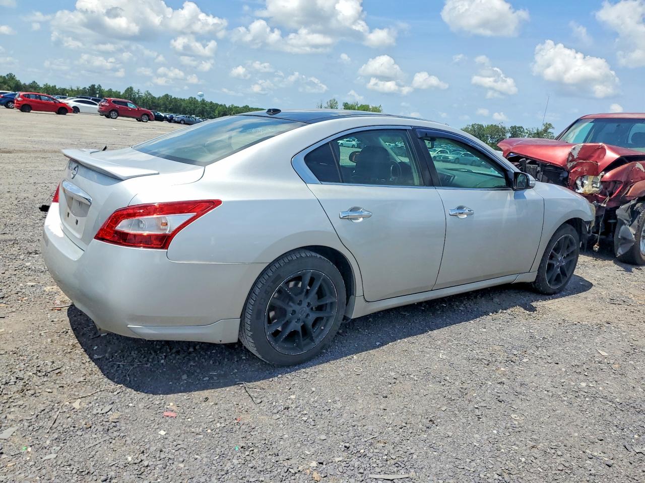2011 NISSAN MAXIMA