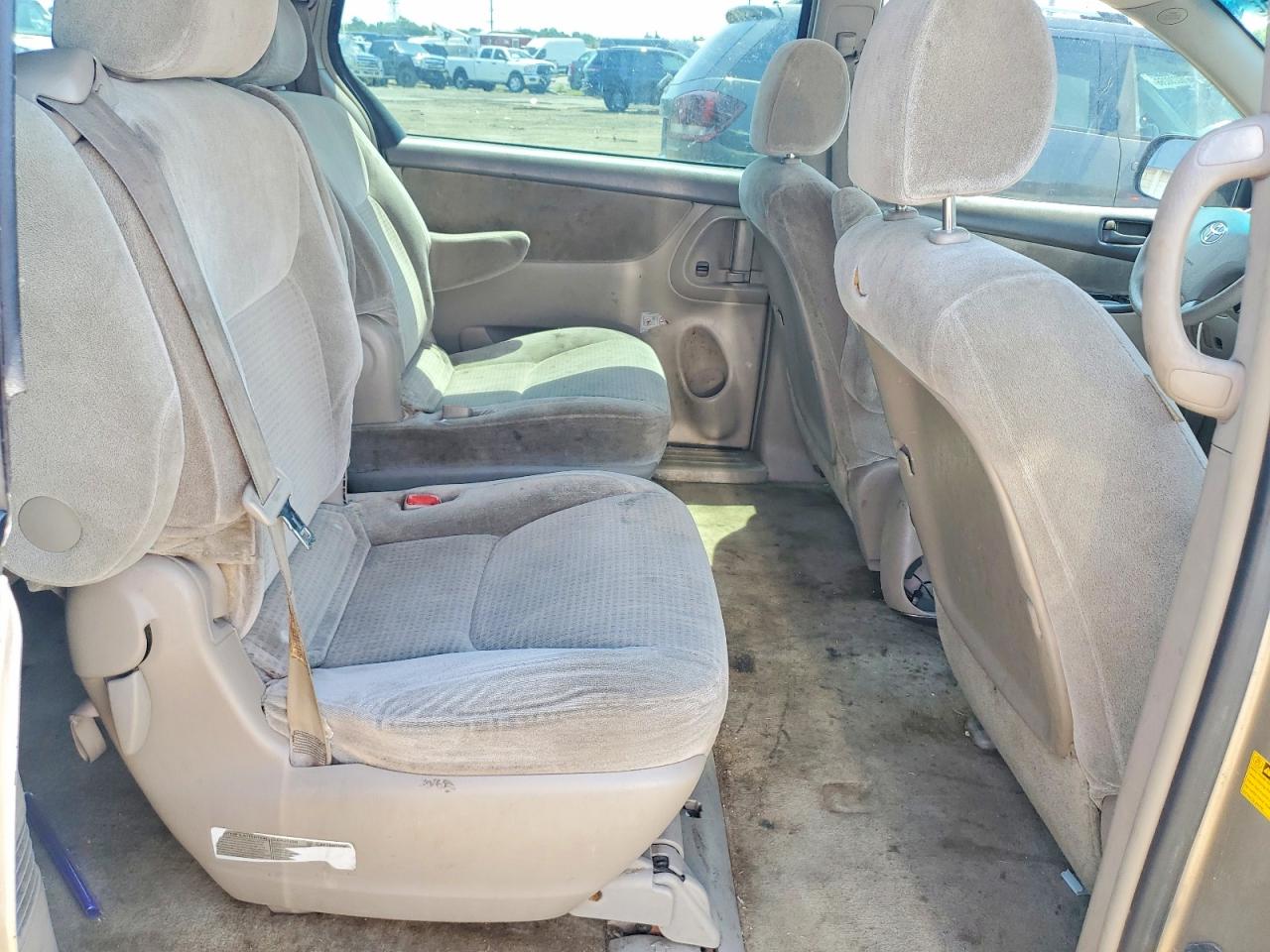 2006 TOYOTA SIENNA
